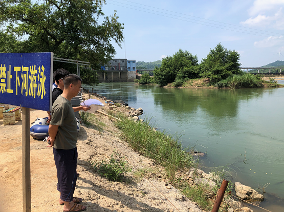 道县蚣坝镇统筹开展河长制禁渔防溺水工作