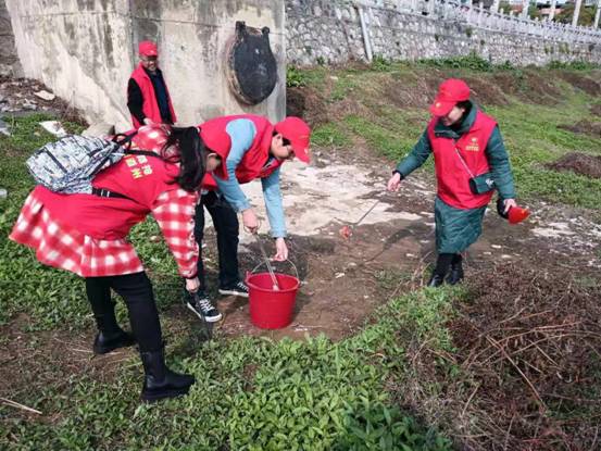 道縣水利局開展清理河道垃圾志願活動